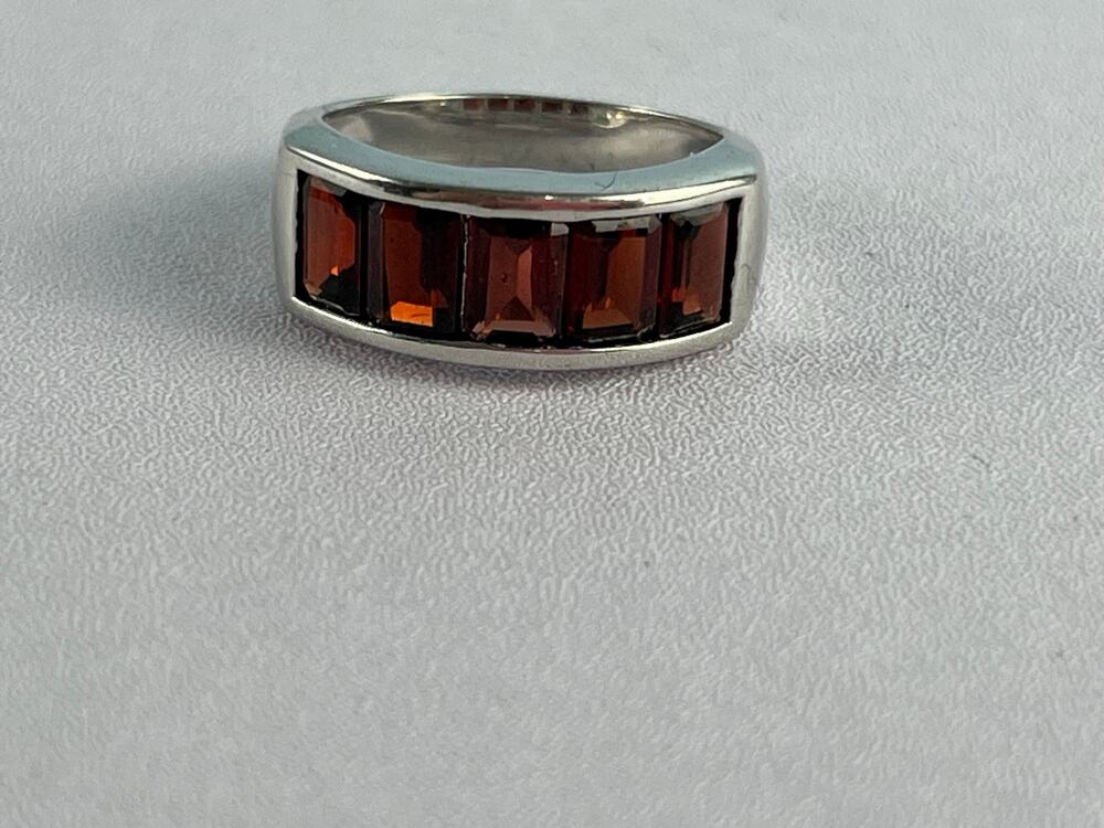 VTG RJ Sterling Silver Garnet Stones Size 7 Thailand
